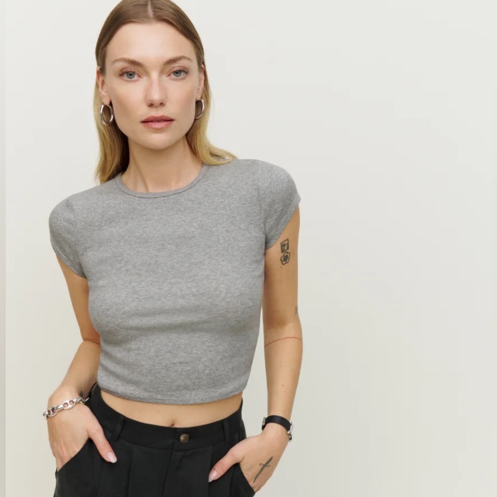 LIKE NEW✨ REFORMATION CROPPED BABY TEE - Size M